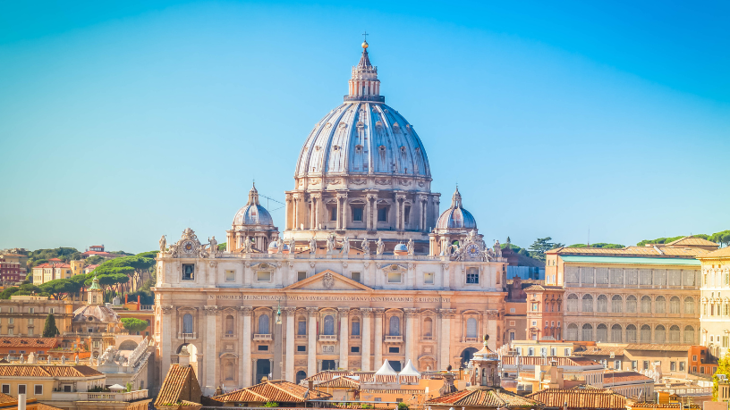 Entre fontes, ruínas e cafés: Leonardo Rocha de Almeida Abreu revela o encanto cotidiano que faz de Roma um destino inesquecível.