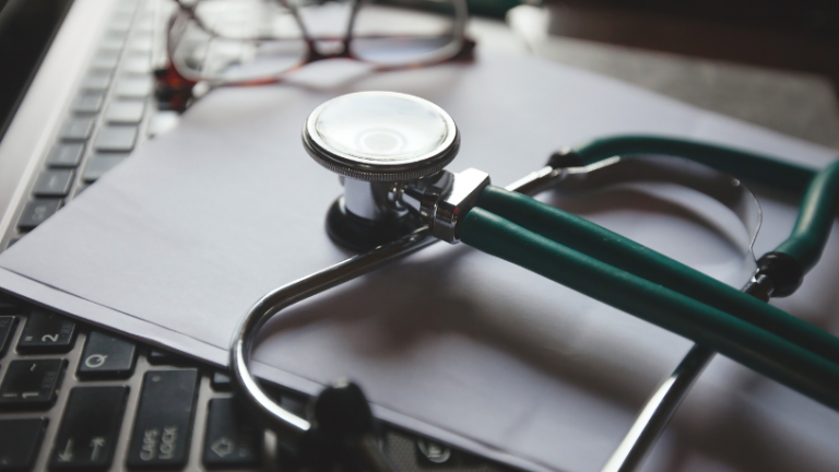 Faculdades de medicina em Rondônia sob pressão: qualidade do ensino e impactos para o futuro da saúde Faculdades de medicina em Rondônia sob pressão: qualidade do ensino e impactos para o futuro da saúde