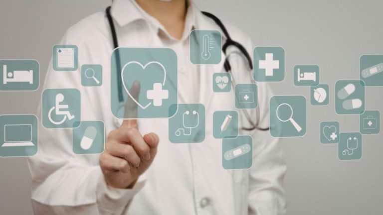 Medicina, tecnologia e valores: como equilibrar inovação e humanização na saúde contemporânea Medicina, tecnologia e valores: como equilibrar inovação e humanização na saúde contemporânea