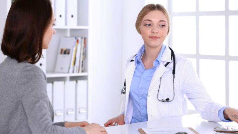 Saúde mental dos médicos volta ao centro do debate: por que o burnout continua sendo um desafio para a medicina brasileira